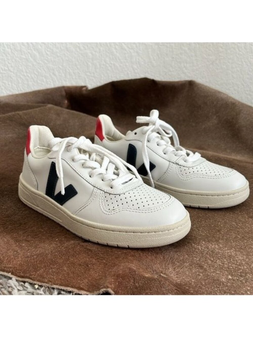 Veja V-10 Low Top Sneaker Perforated Red Blue W5